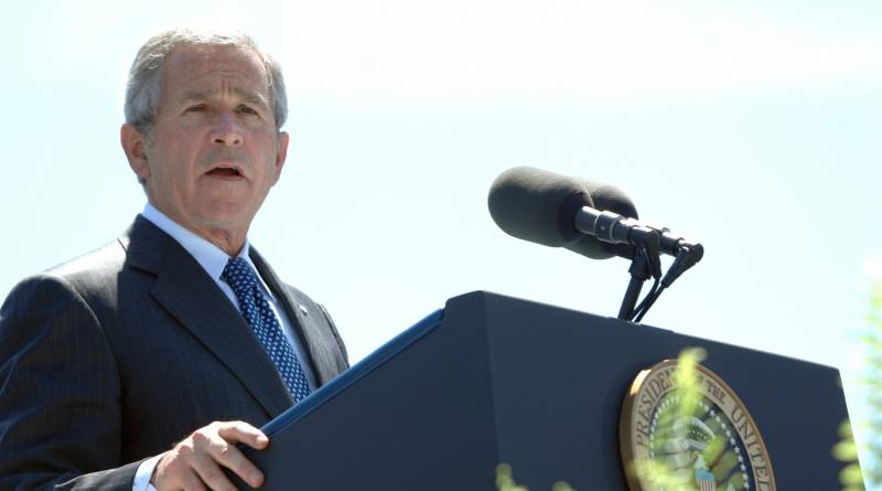 George_W._Bush_speaks_at_Coast_Guard_commencement1 George_W._Bush_speaks_at_Coast_Guard_commencement1