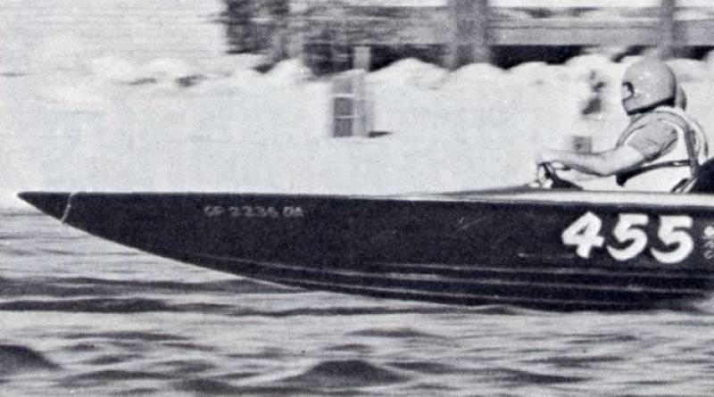 455 Nice and Easy Jerry Wright of Hardin Marine puts Nice 'N Easy through its paces on the way to another Jet Class circle race victory.