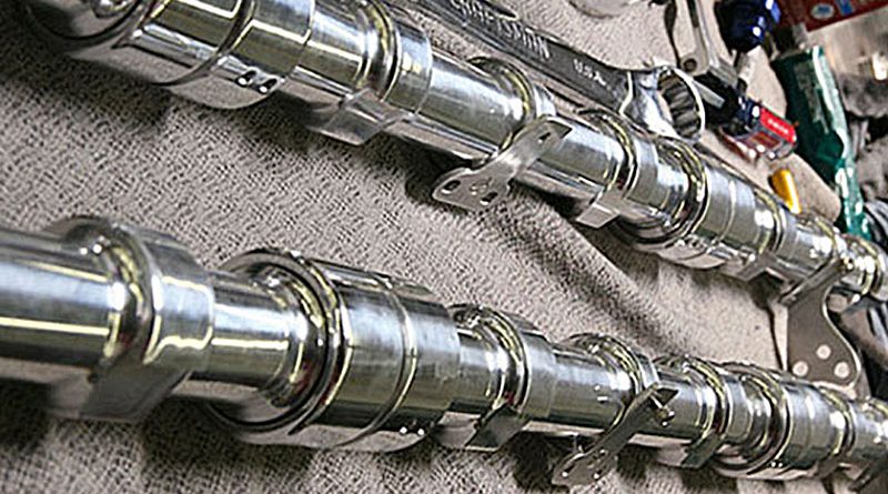 Leno3-fuelrail1_lg A big engine's gonn'a need a lott'a fuel! With the airflow potential of 1600+ horsepower from the two Honneywell/Garrett TR 72T turbochargers, the fuel system must supply at least 2-1/2 gallons per minute at full throttle. No, it won't need this most of the time, but it must be there when called on. In an article in the July 28, 2006 Popular Mechanics, Ben Stewart observed: "The fuel rails alone are the size of V8 camshafts." Actually, they're bigger.