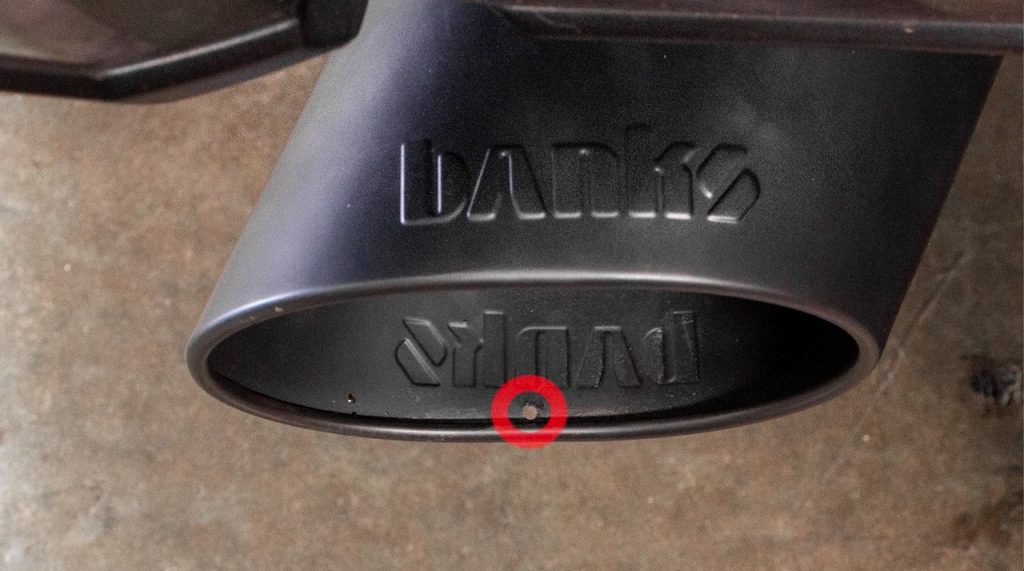 Drain hole on the SideKick tip should be facing the ground.