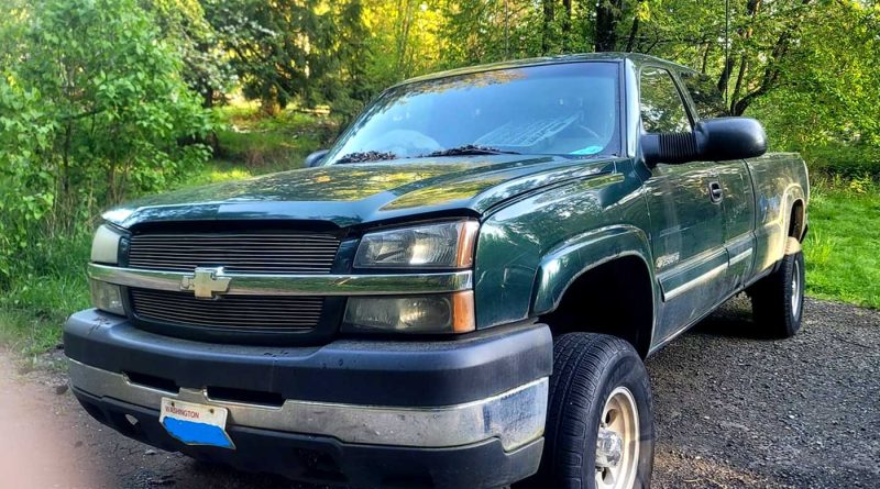 Exterior of the 2004 Chevy Duramax with 307k miles on it.