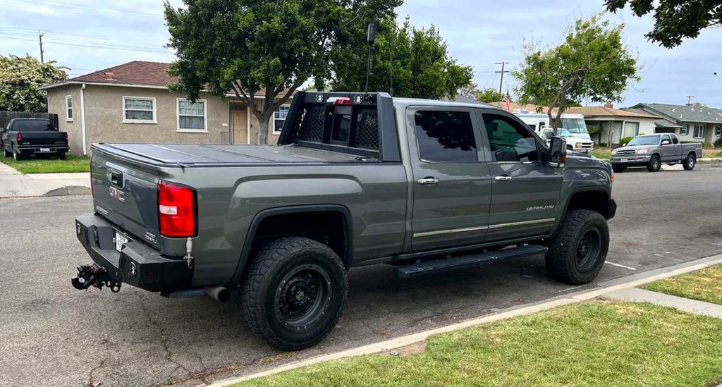 The Exterior of the2017 GMC that was helped by the Diff Covers breakaway air scoops