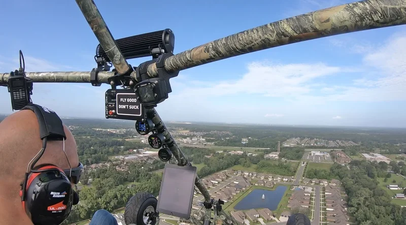 Pedal_fly2.jpg