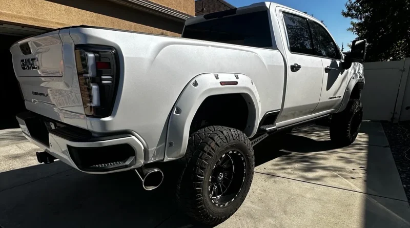 801-.jpg Monster Exhaust side exit on GMC Denali HD