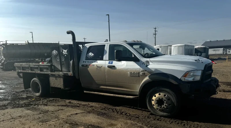 dirty ram 2.jpg Heavy-duty Ram truck with Banks performance upgrades