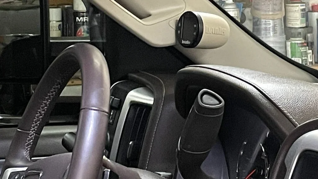 iDash SuperGauge installed in the GMC Sierra.