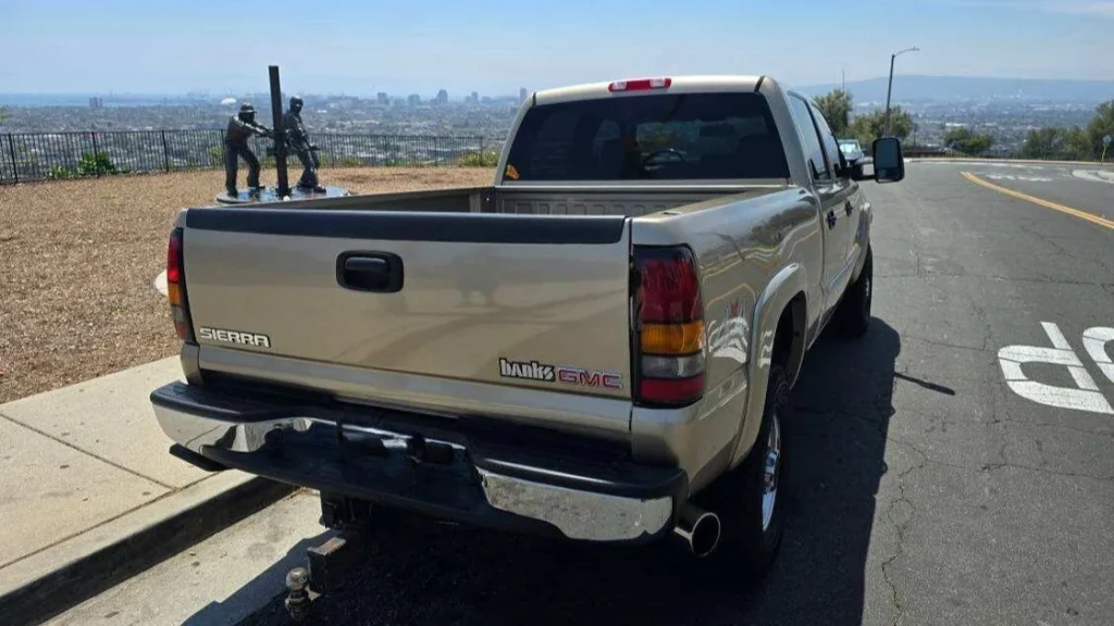 Banks Monster Exhaust fitted to a 2004 Sierra Duramax